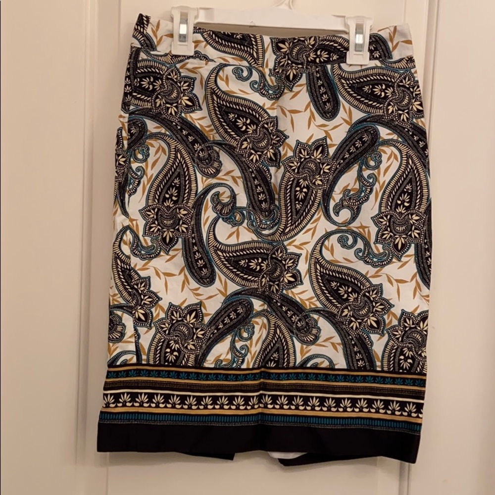 Multi-colored Van Heusen skirt.